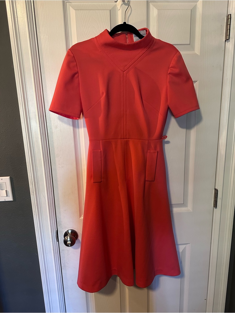 Vintage 70s Vogue Coral-Red Short-Sleeve Fit & Flare Dress